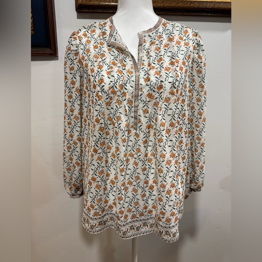Max Studio pleated Blouse M orange floral print 3/4 button long sleeve flowy EUC
